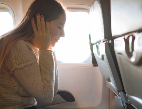 ¿Te duelen los oídos en el avión?
